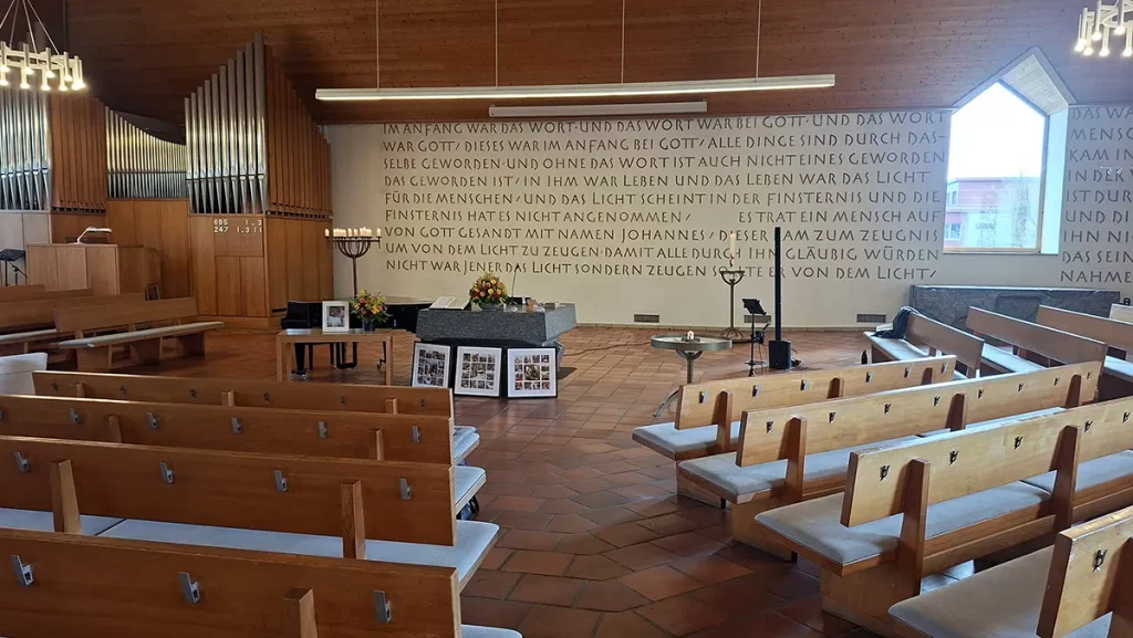 Innenraum der reformierten Kirche Opfikon
