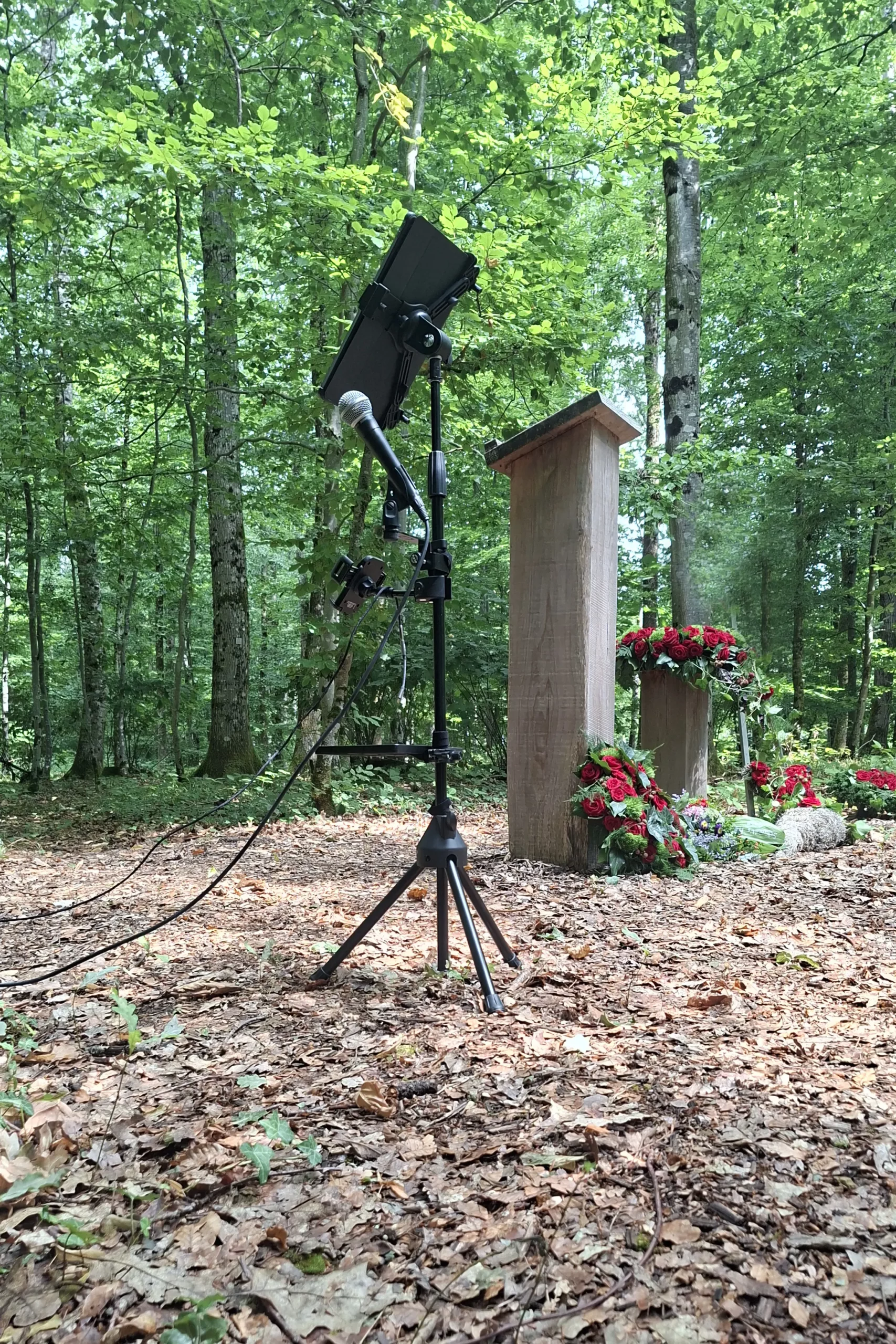 Mikrofon und akkubetriebene Lautsprecheranlage für eine Trauerfeier im Ruhewald in Wehr